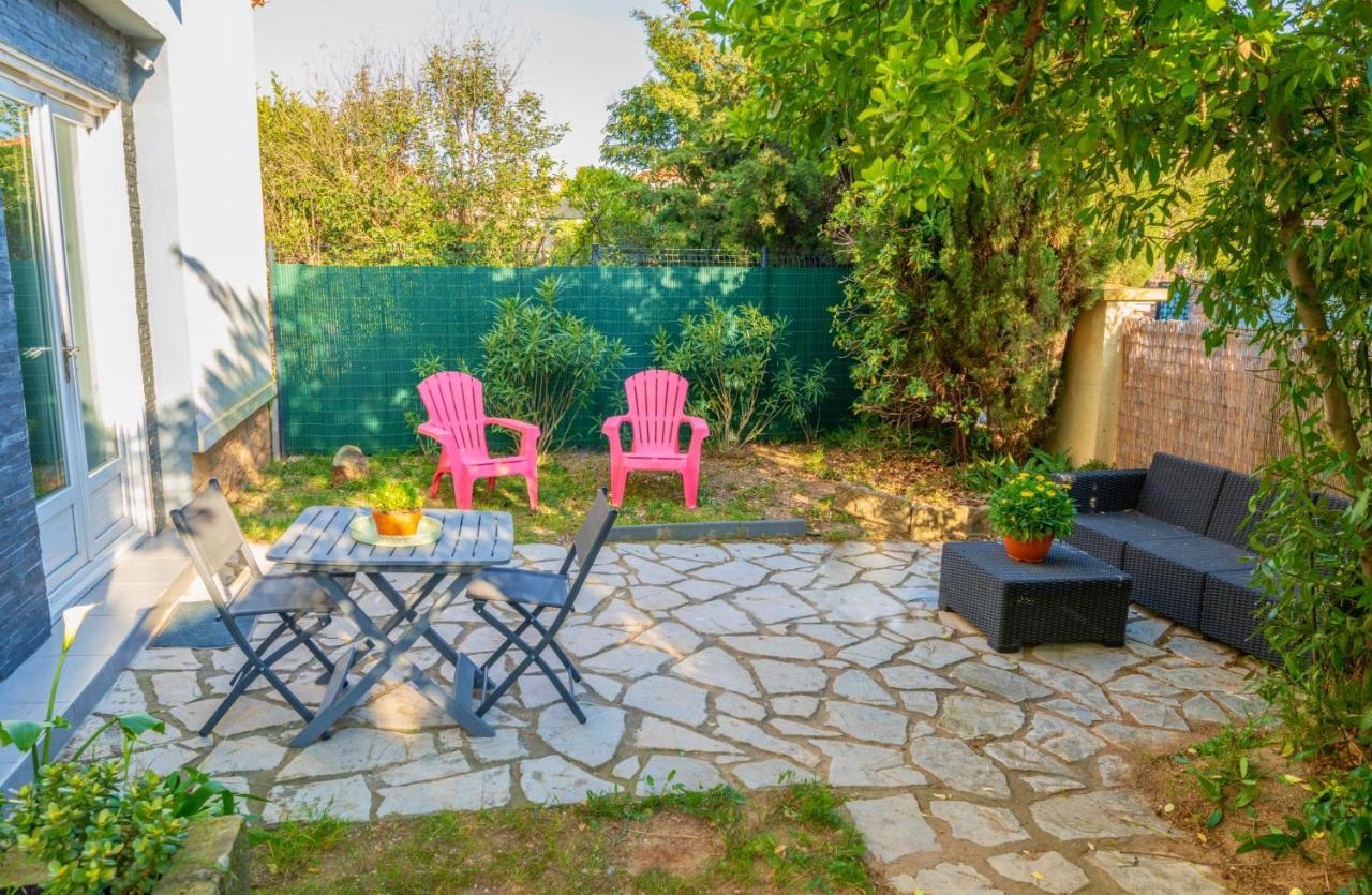 Studio Au Calme Tout Confort Proche Des Plages - Jardin Wifi Parking Frejus Exterior photo
