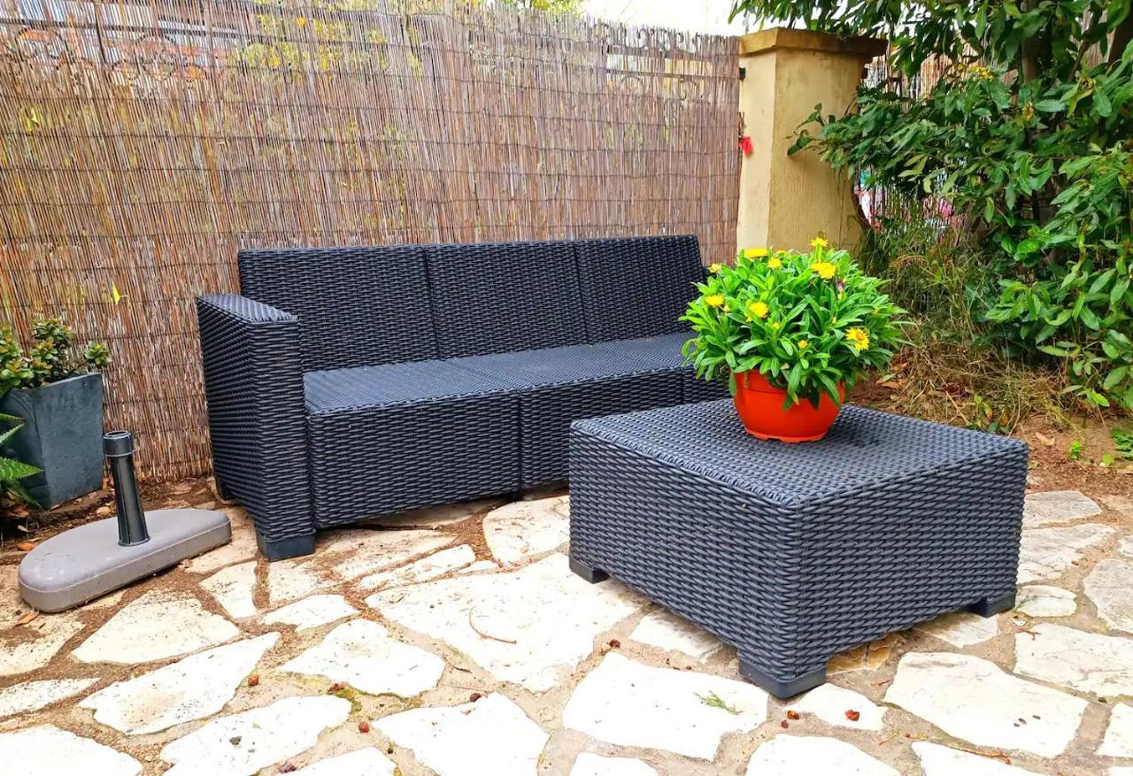 Studio Au Calme Tout Confort Proche Des Plages - Jardin Wifi Parking Frejus Exterior photo